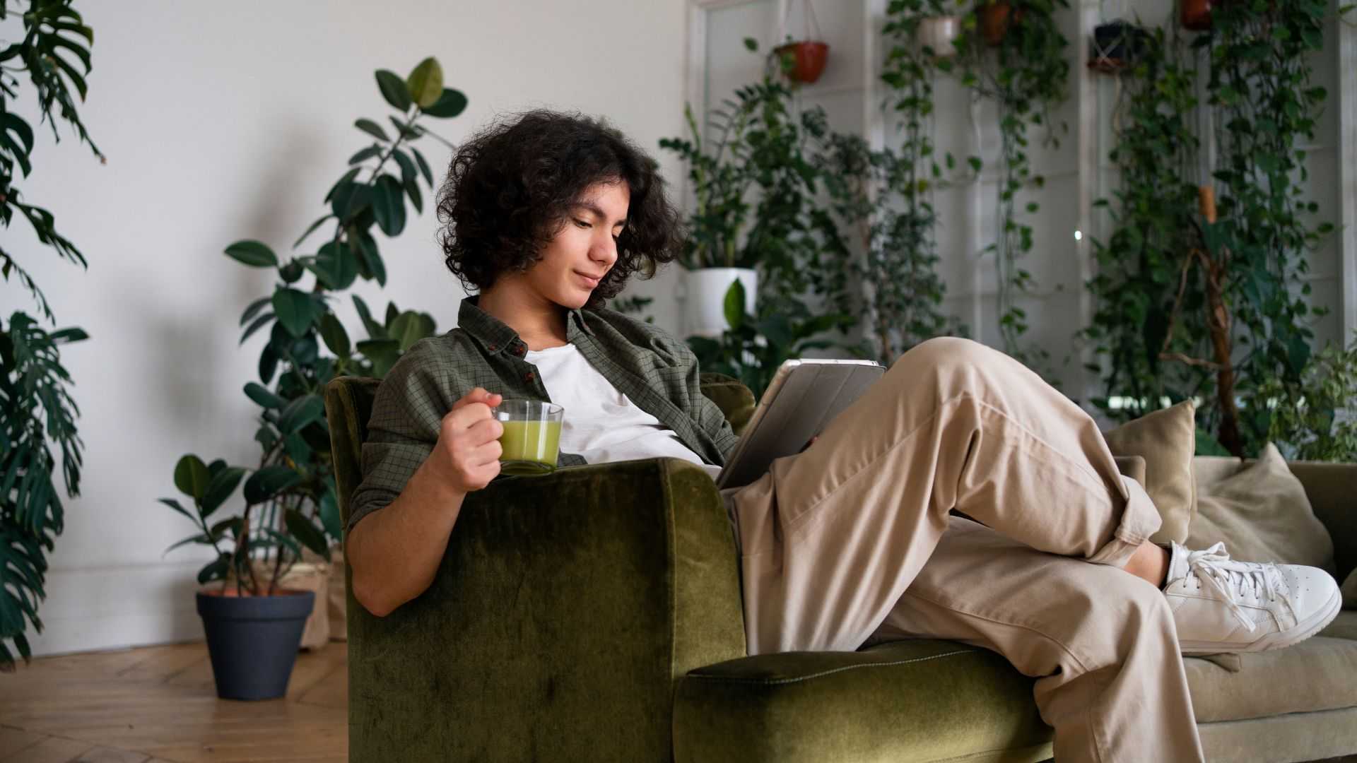 Gaya Hidup Slow Living Di Tengah Dunia Serba Instan