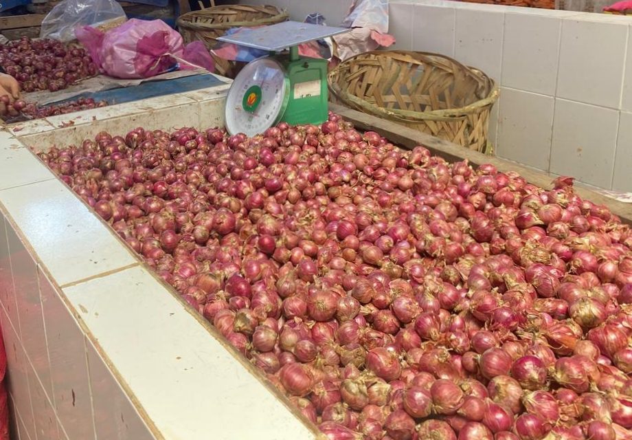 Harga Bawang Merah Naik, Pedagang Keluhkan Sepinya Pembeli