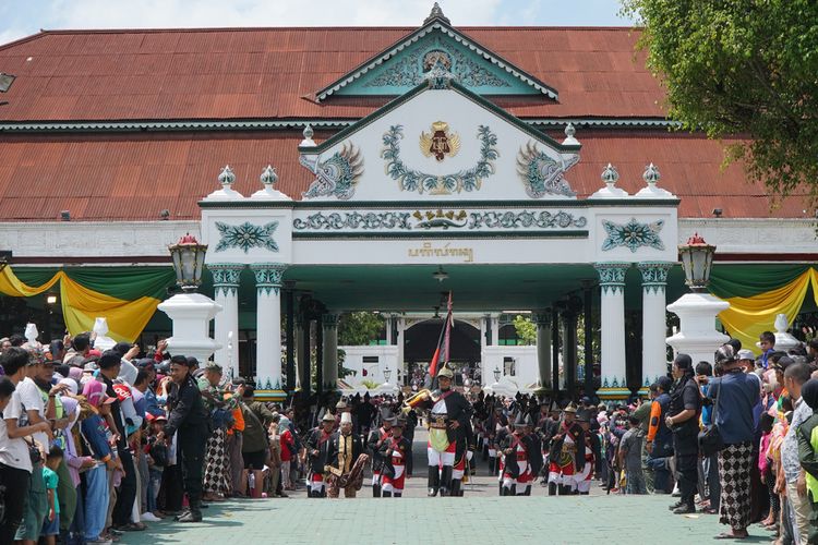 Keraton Di Indonesia: Sejarah Dan Perannya Hingga Saat Ini