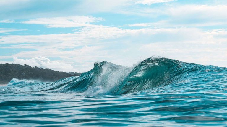 Ombak Laut: Proses Terbentuk Dan Pengaruh Bagi Wilayah Pesisir