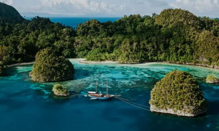 Pariwisata Berkelanjutan: Menyeimbangkan Pendapatan Alam