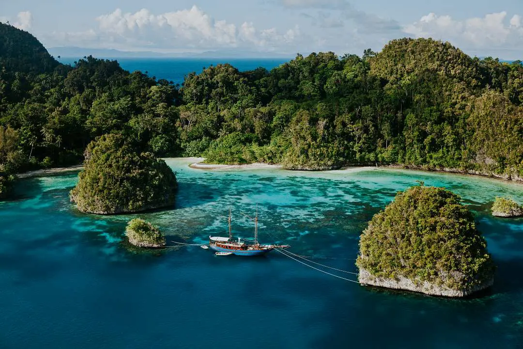 Pariwisata Berkelanjutan: Menyeimbangkan Pendapatan Alam